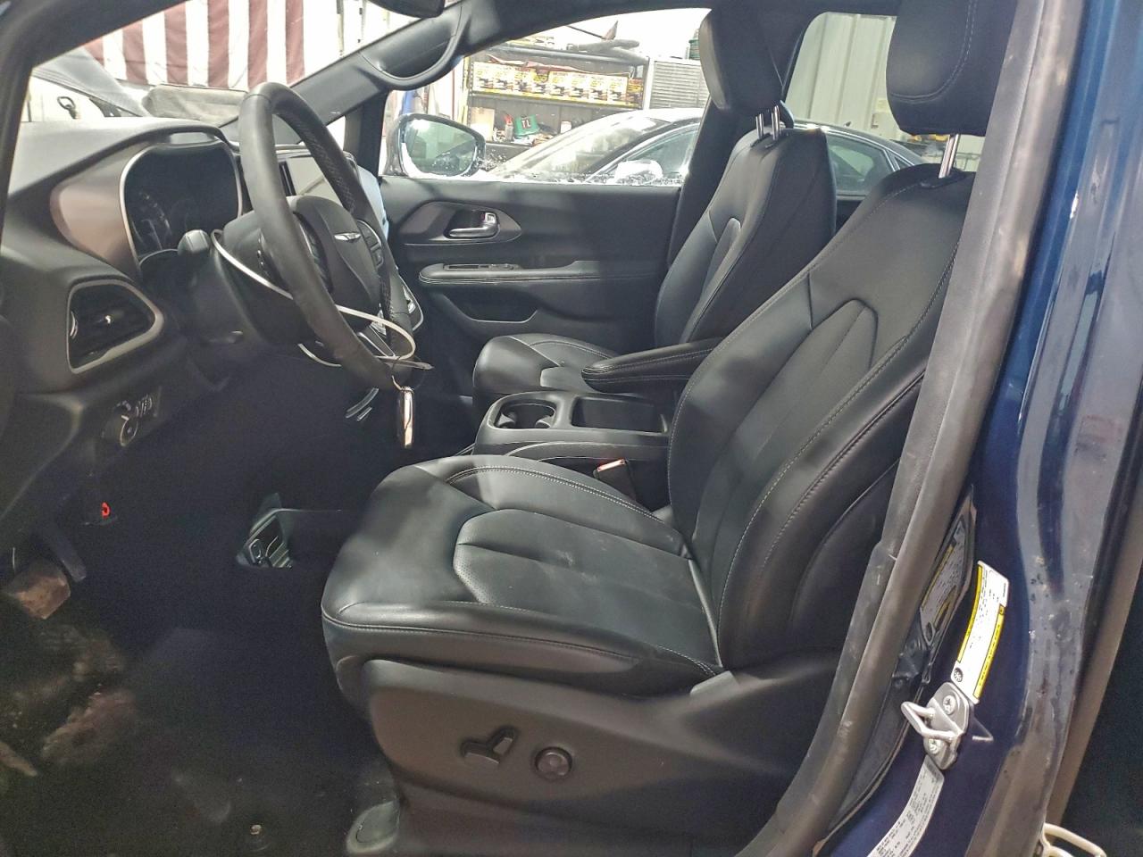2025 CHRYSLER PACIFICA SELECT photo 7