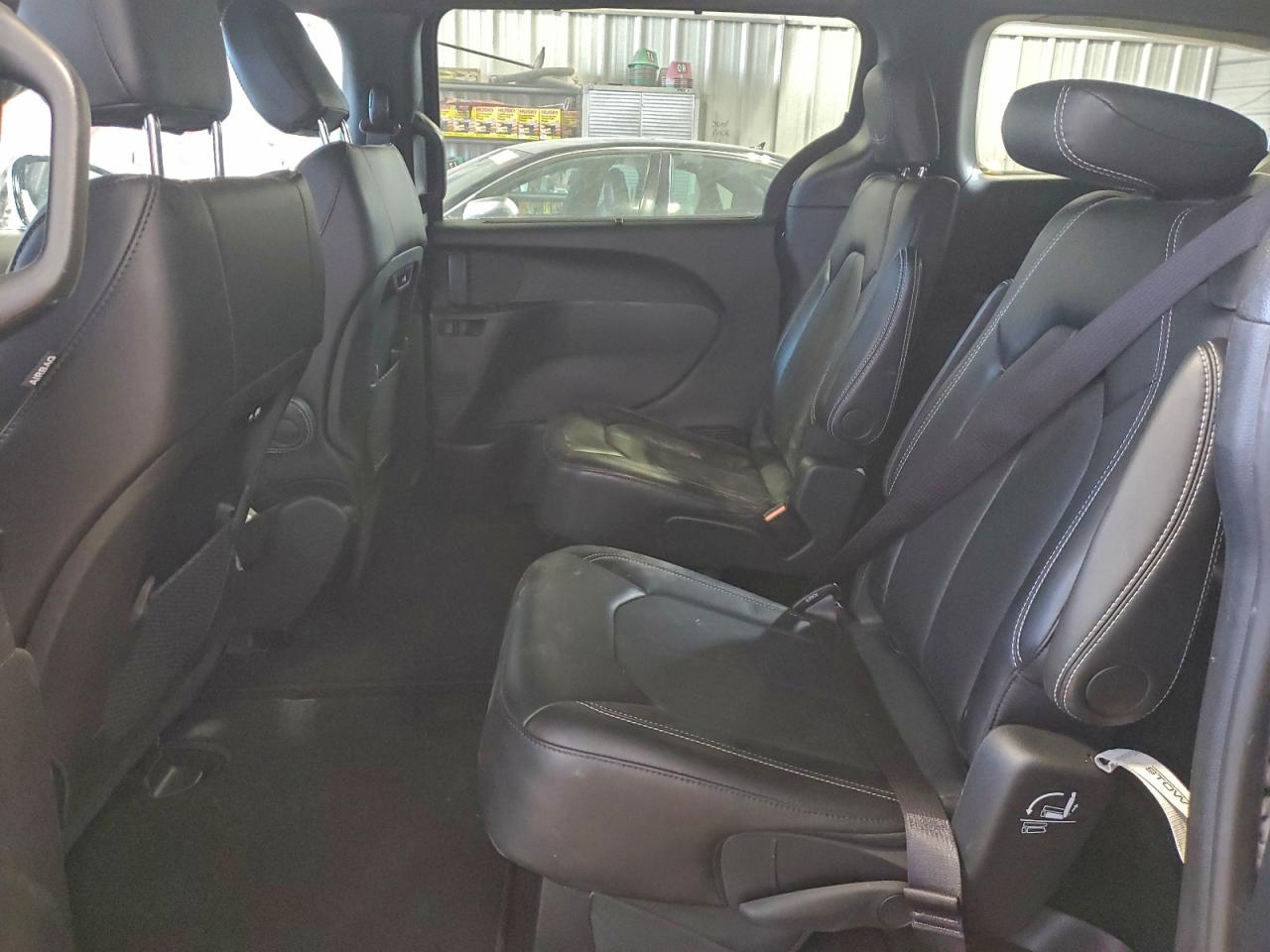 2025 CHRYSLER PACIFICA SELECT photo 11
