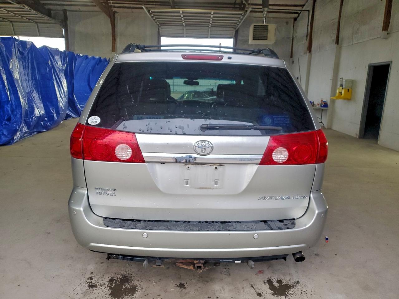 2008 TOYOTA SIENNA XLE photo 6