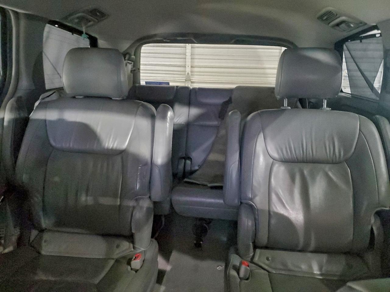 2008 TOYOTA SIENNA XLE photo 10