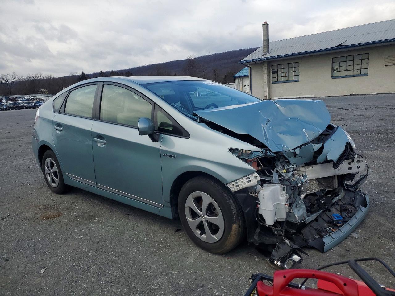 2013 TOYOTA PRIUS photo 4