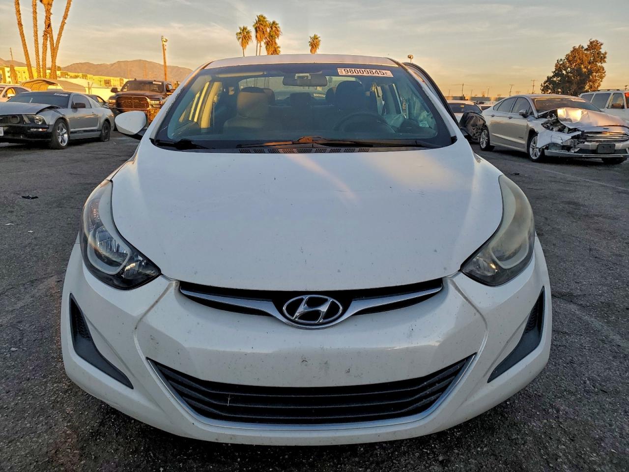2015 HYUNDAI ELANTRA SE photo 5