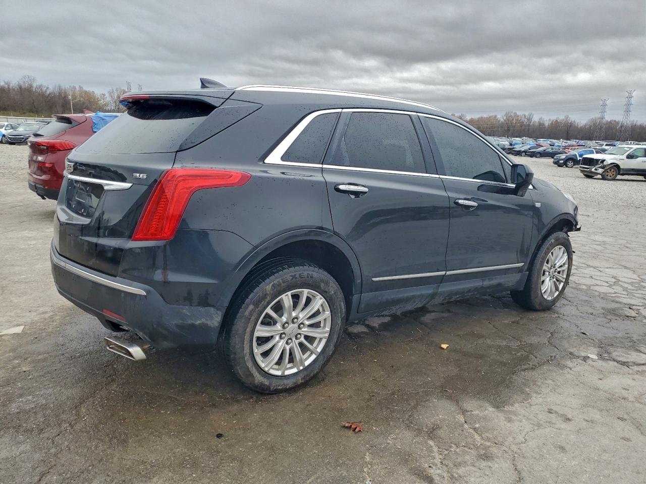 2017 CADILLAC XT5 photo 3