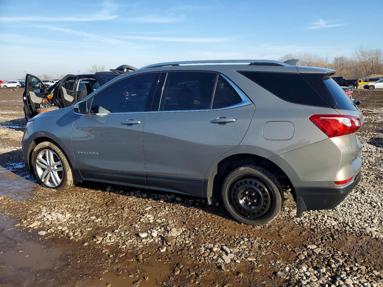 2019 CHEVROLET EQUINOX PREMIER photo 2