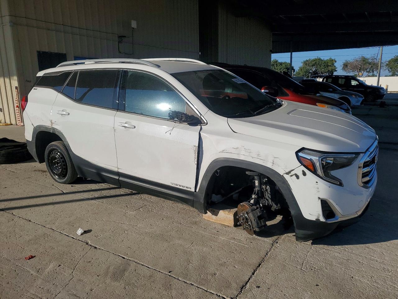 2018 GMC TERRAIN SLT photo 4