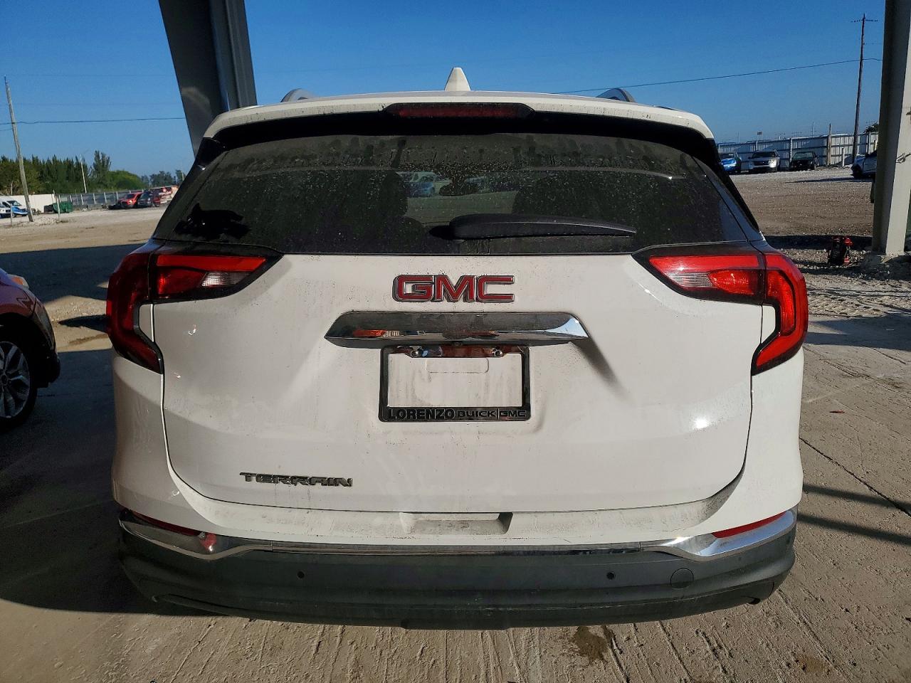 2018 GMC TERRAIN SLT photo 6