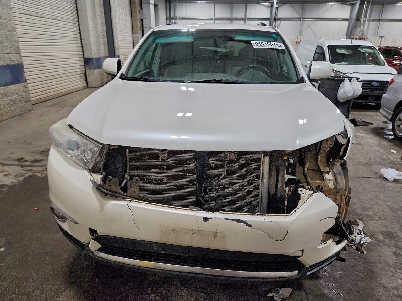 2012 TOYOTA HIGHLANDER BASE photo 5