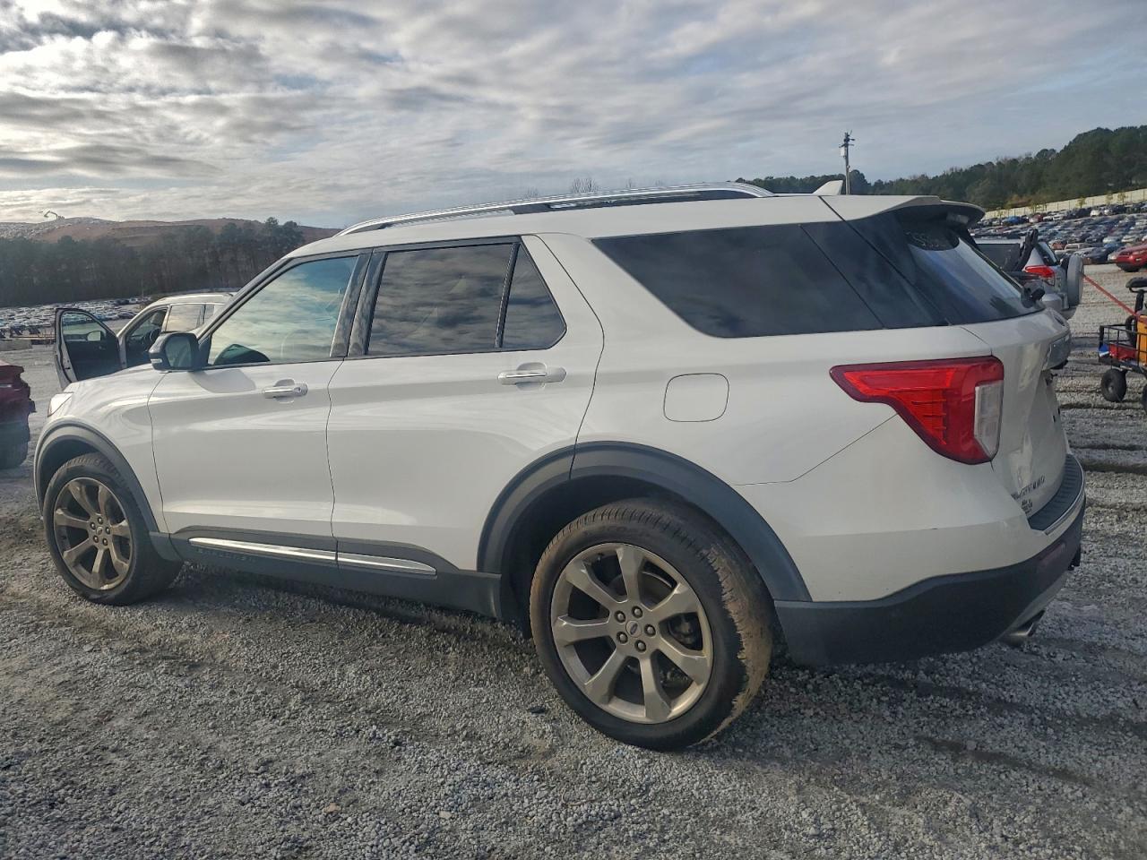2020 FORD EXPLORER PLATINUM photo 2