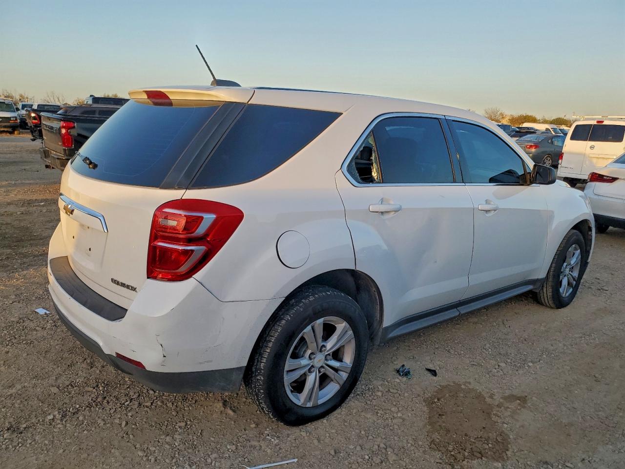 2016 CHEVROLET EQUINOX LS photo 5