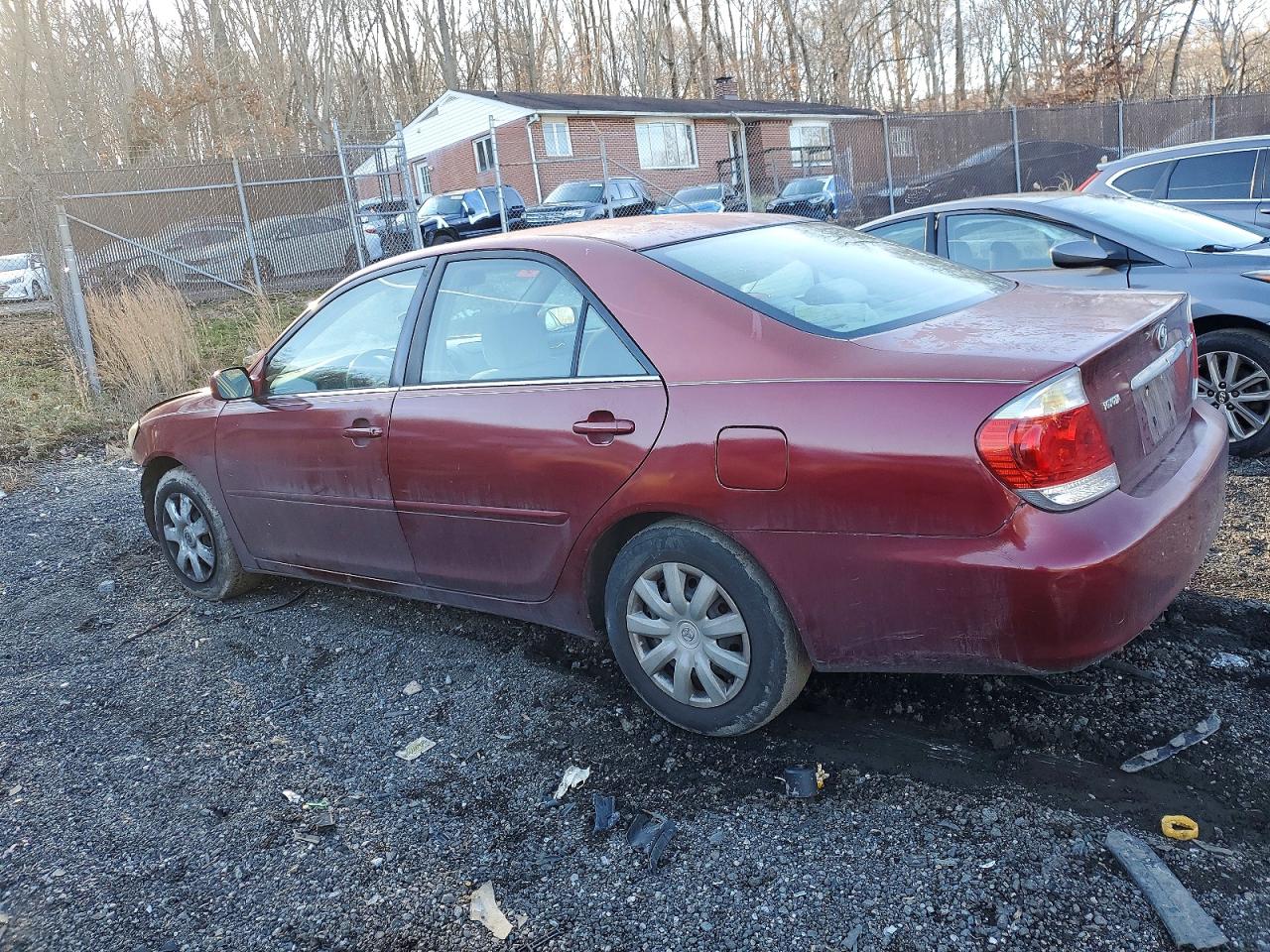 2005 TOYOTA CAMRY LE photo 3