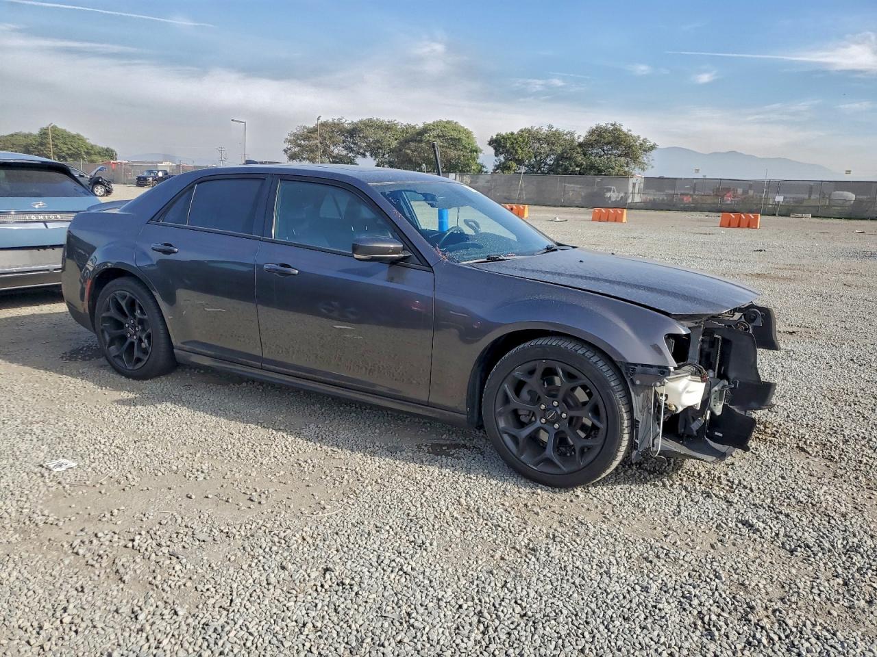 2015 CHRYSLER 300 S photo 4