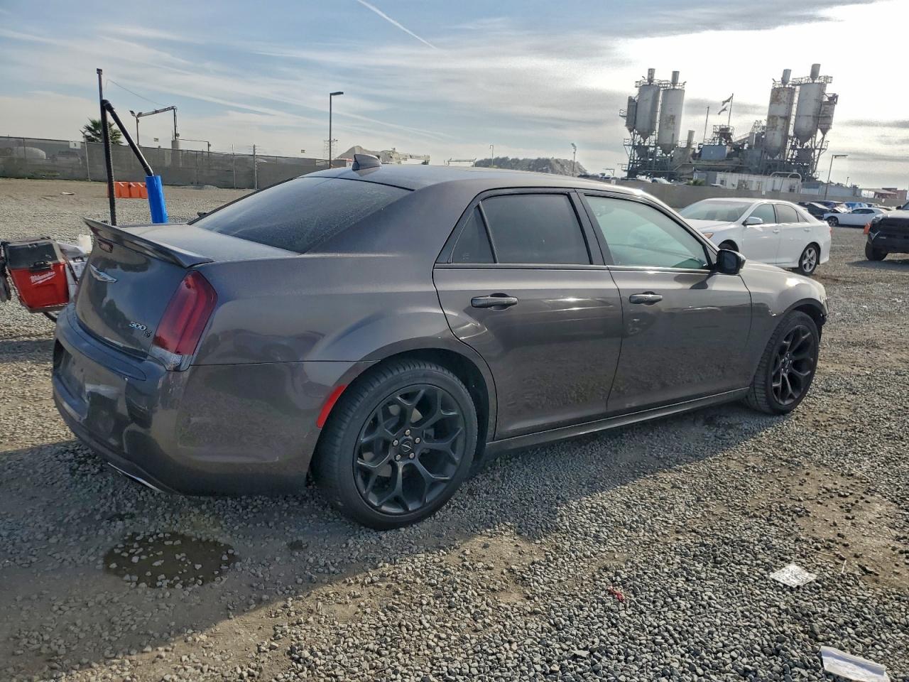 2015 CHRYSLER 300 S photo 3