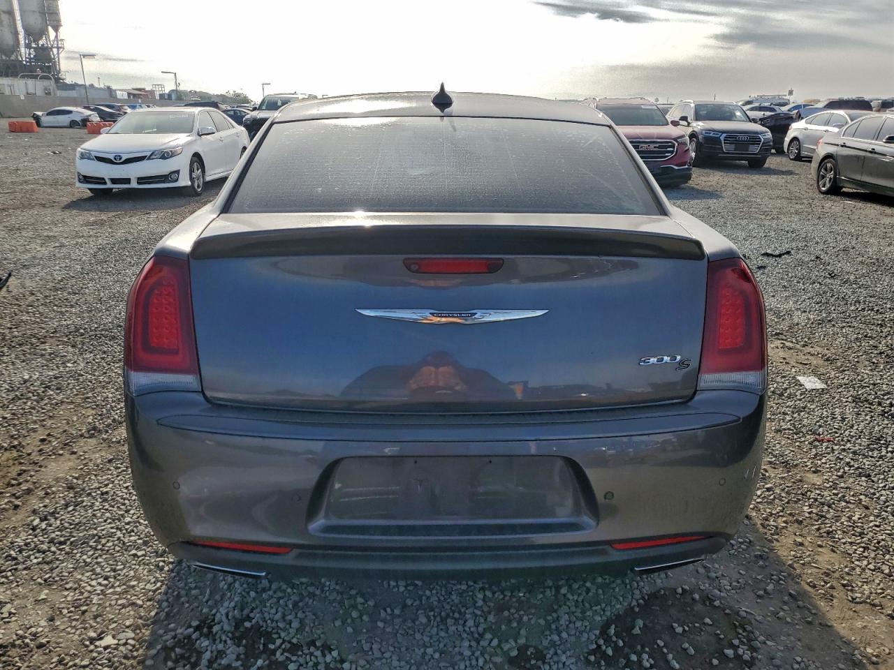 2015 CHRYSLER 300 S photo 6