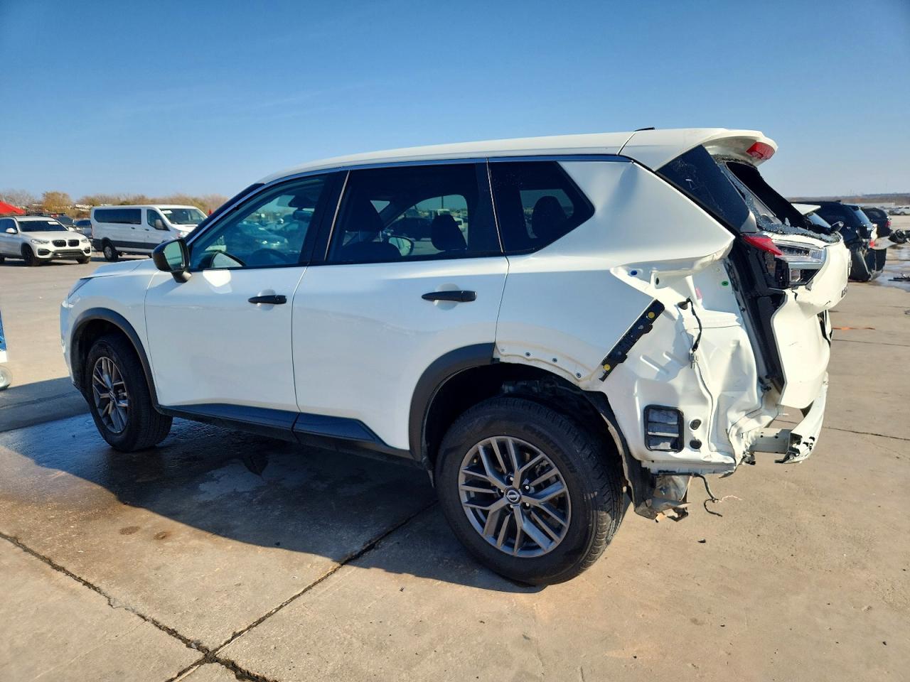 2024 NISSAN ROGUE S photo 2