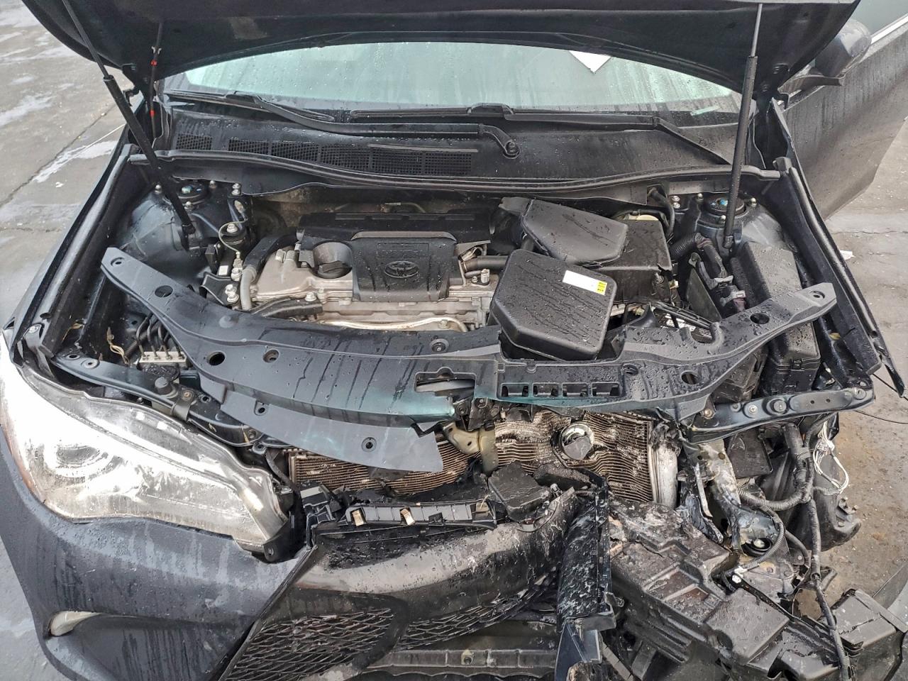 2015 TOYOTA CAMRY LE photo 21