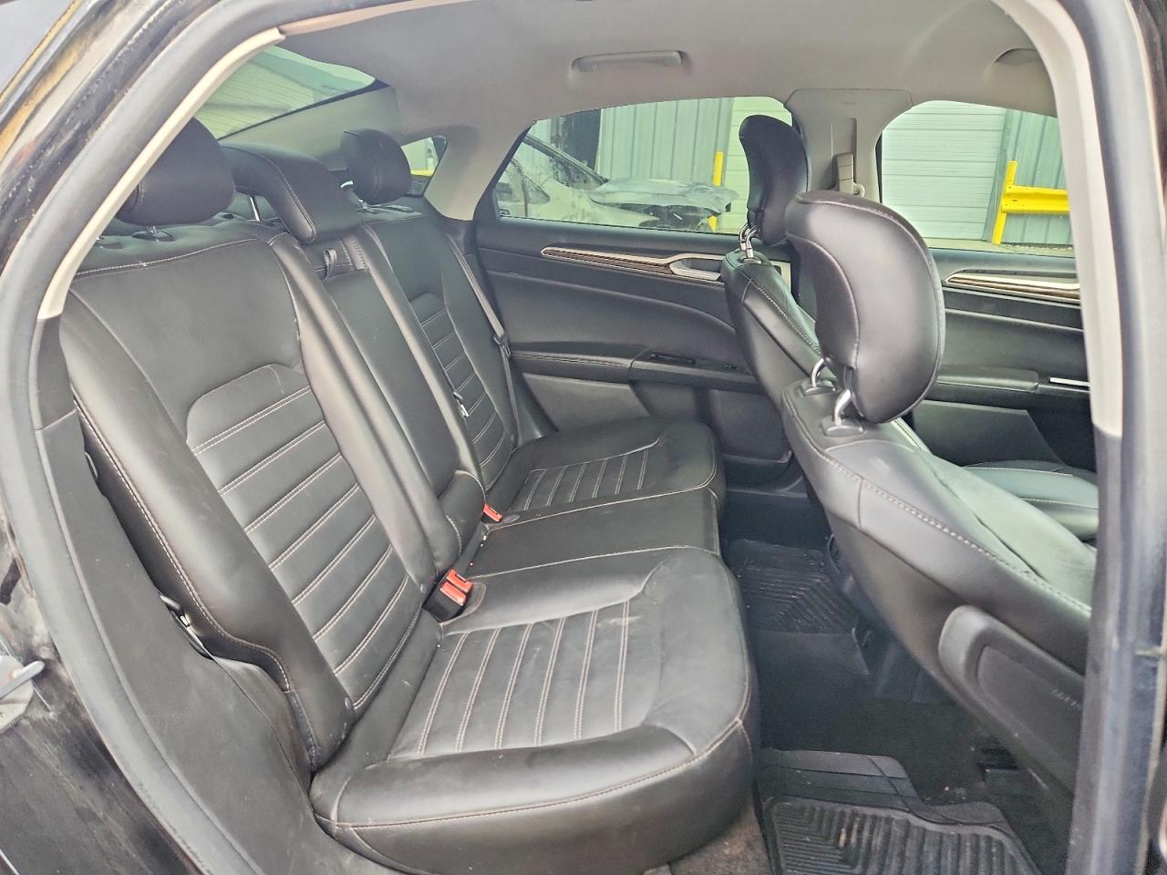 2013 FORD FUSION SE photo 19