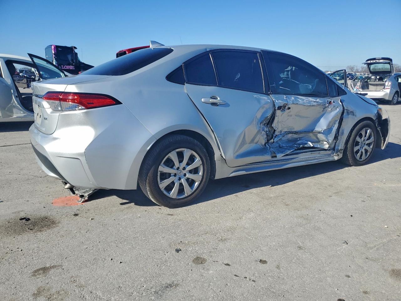 2020 TOYOTA COROLLA LE photo 3