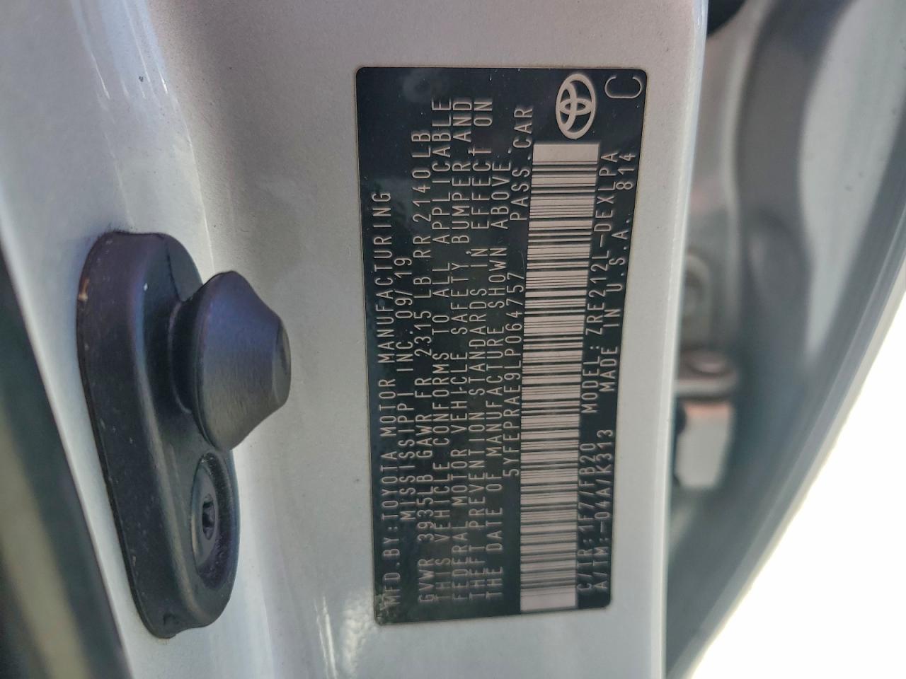 2020 TOYOTA COROLLA LE photo 12