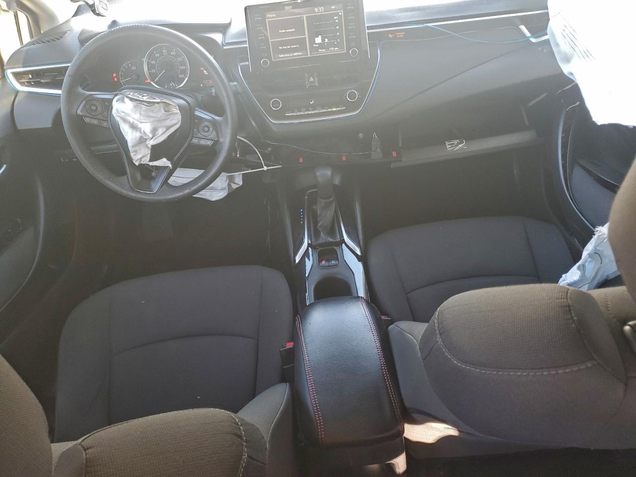 2020 TOYOTA COROLLA LE photo 8