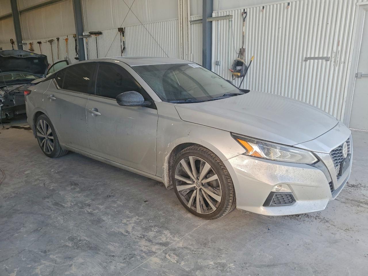 2019 NISSAN ALTIMA SR photo 4