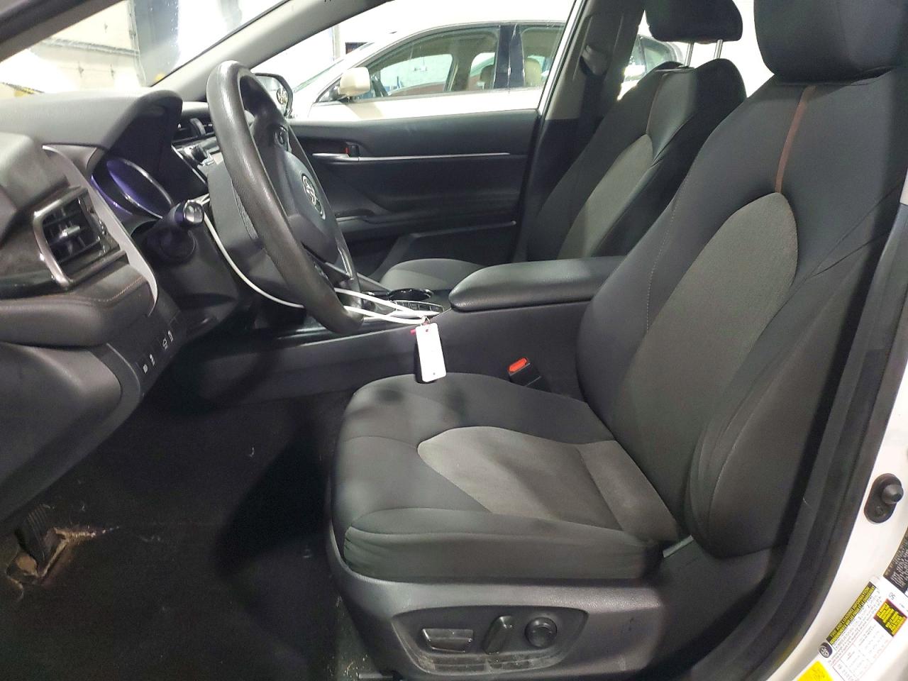 2020 TOYOTA CAMRY LE photo 13