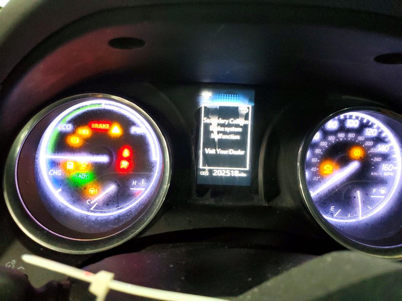 2020 TOYOTA CAMRY LE photo 17
