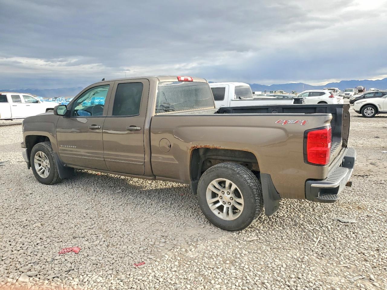 2015 CHEVROLET SILVERADO K1500 LT photo 2