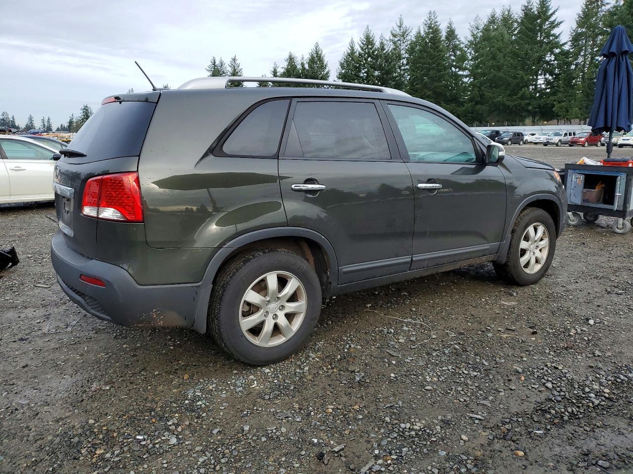 2011 KIA SORENTO BASE photo 5