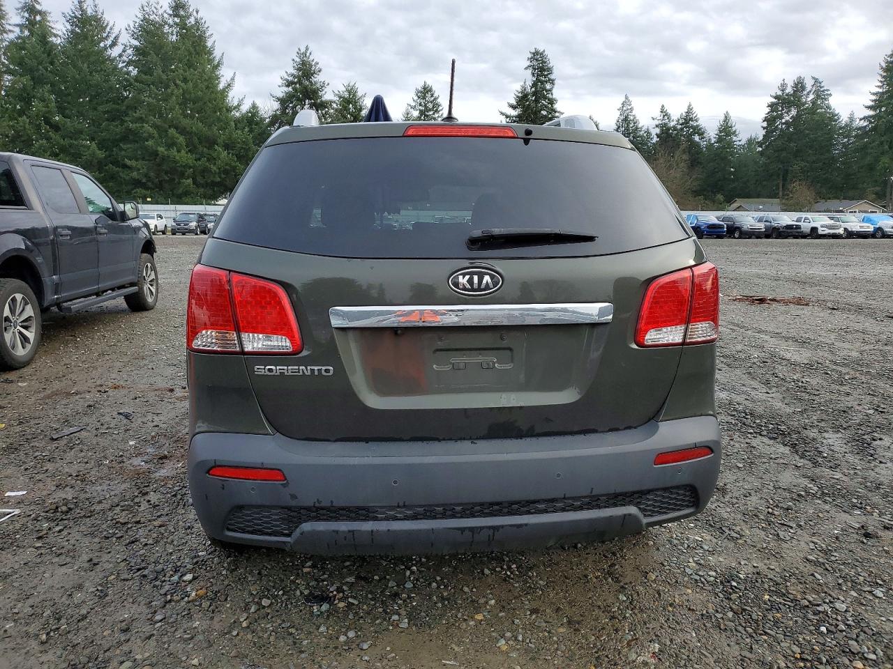 2011 KIA SORENTO BASE photo 11