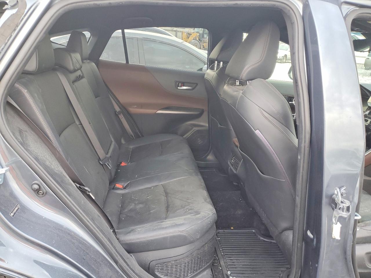 2021 TOYOTA VENZA LE photo 19