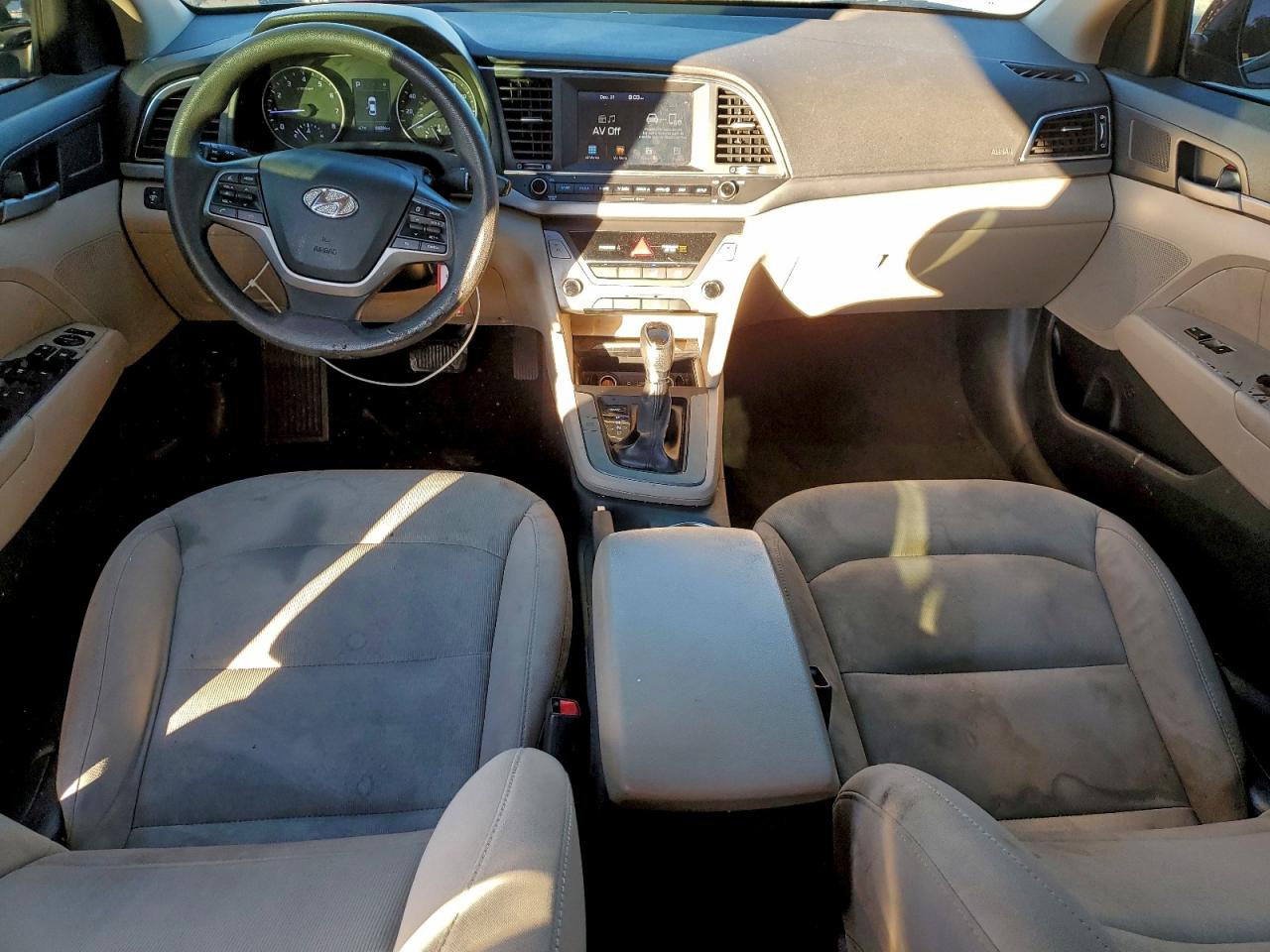 2018 HYUNDAI ELANTRA SEL photo 8