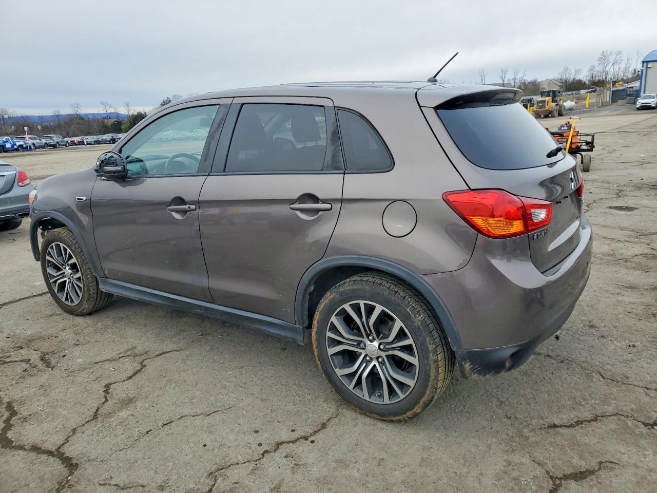 2016 MITSUBISHI OUTLANDER SPORT ES photo 2
