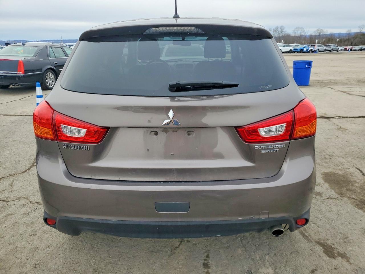 2016 MITSUBISHI OUTLANDER SPORT ES photo 6