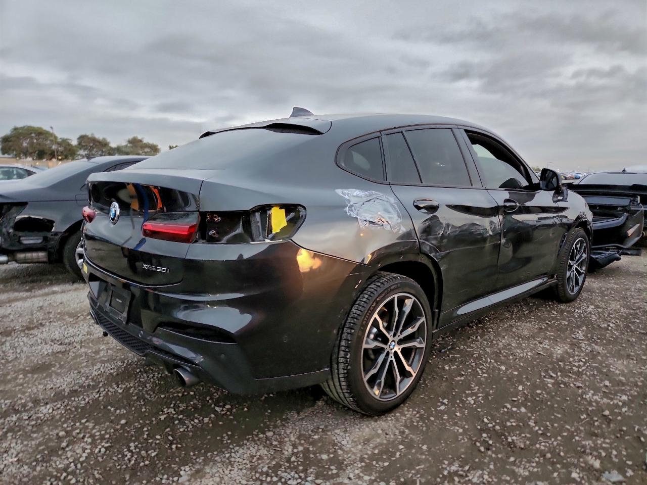 2020 BMW X4 XDRIVE30I photo 3