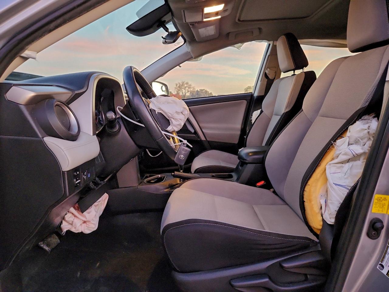 2018 TOYOTA RAV4 ADVENTURE photo 7