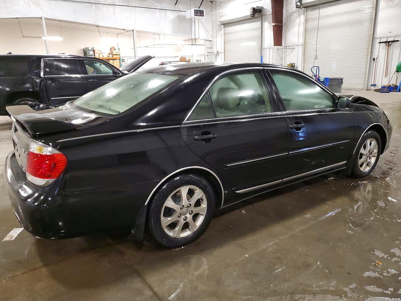 2005 TOYOTA CAMRY LE photo 3