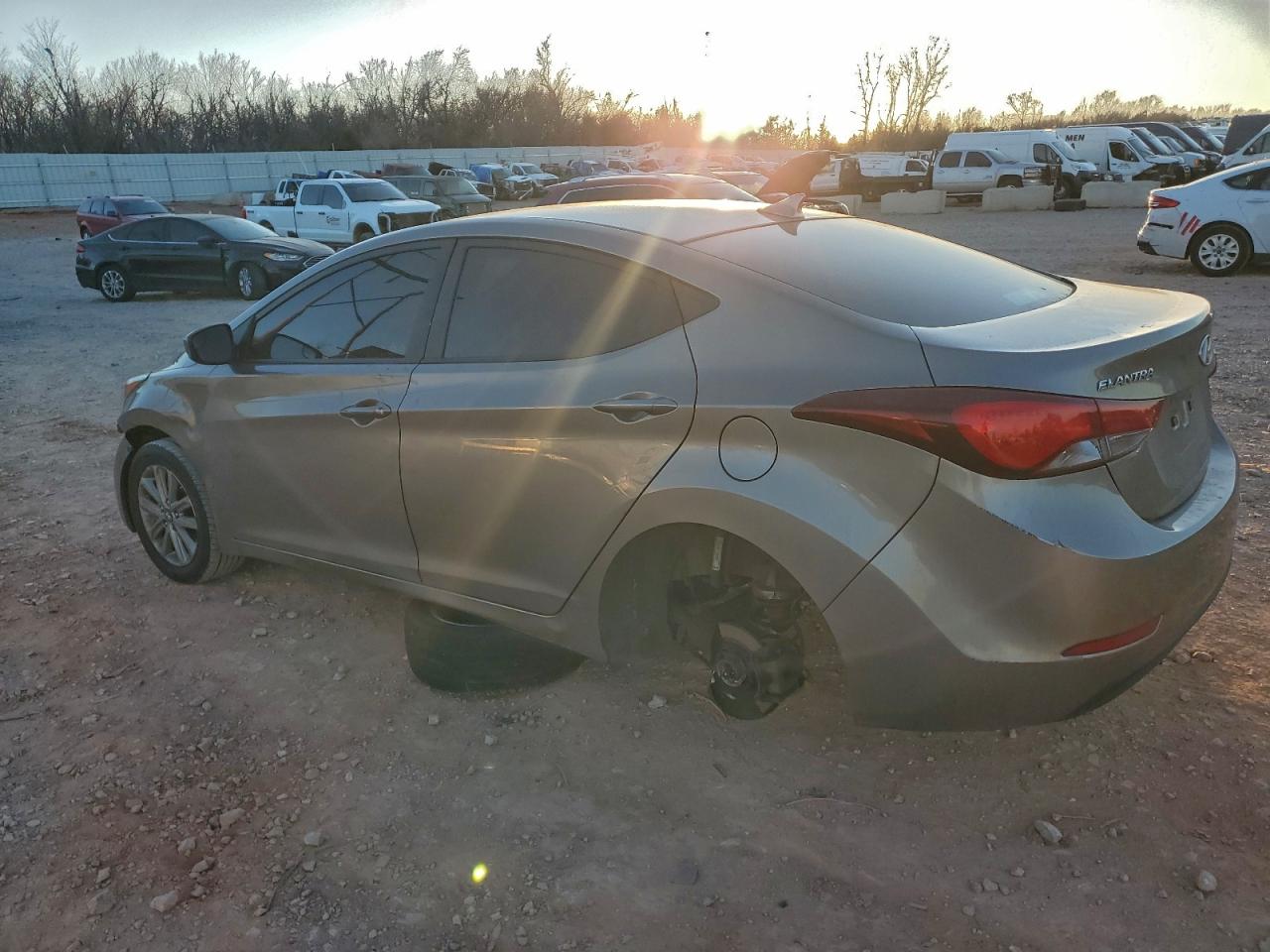 2015 HYUNDAI ELANTRA SE photo 3