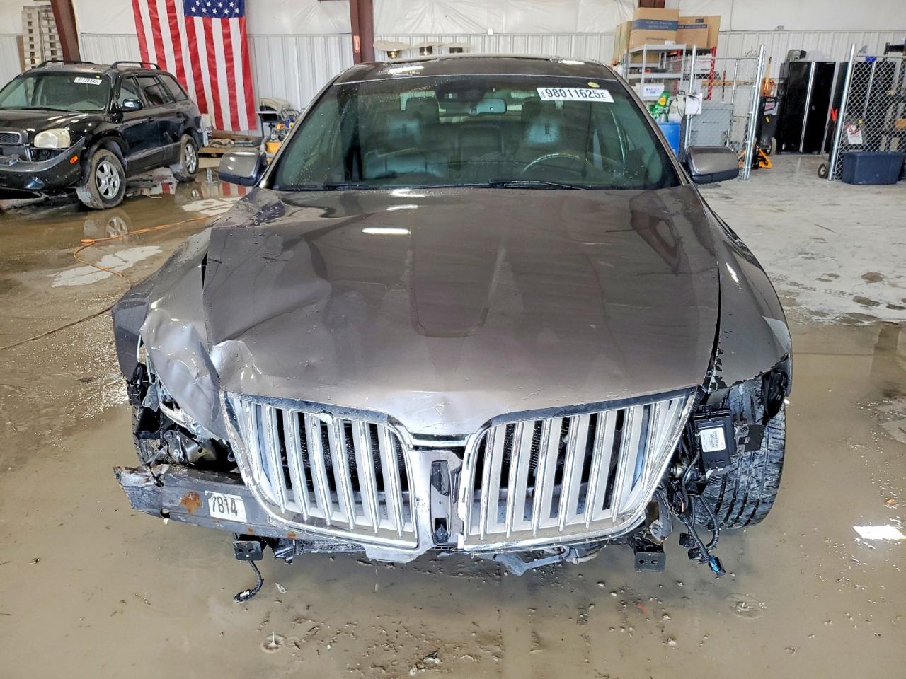 2011 LINCOLN MKS photo 5