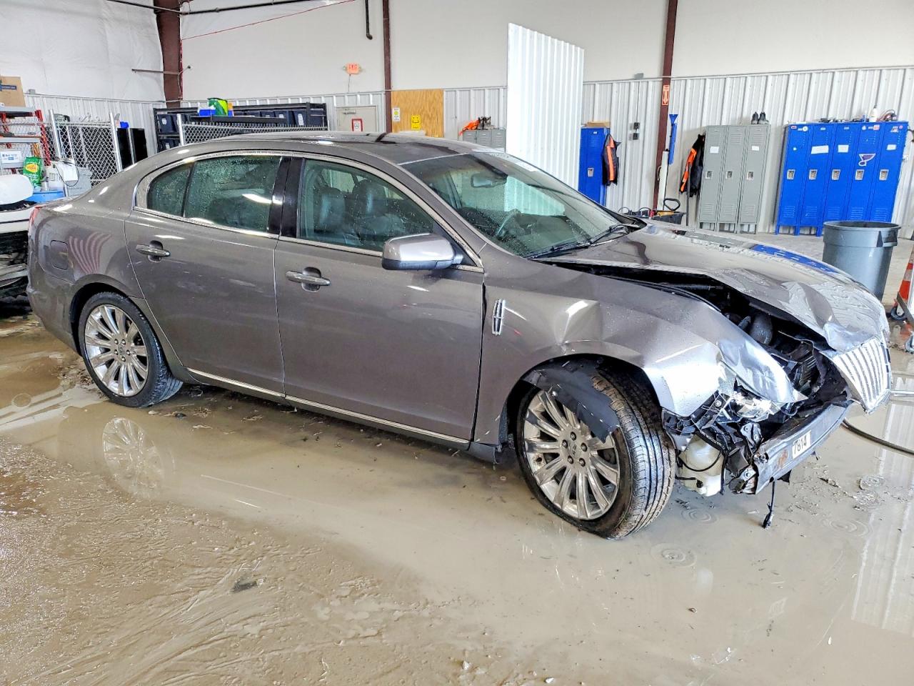 2011 LINCOLN MKS photo 4