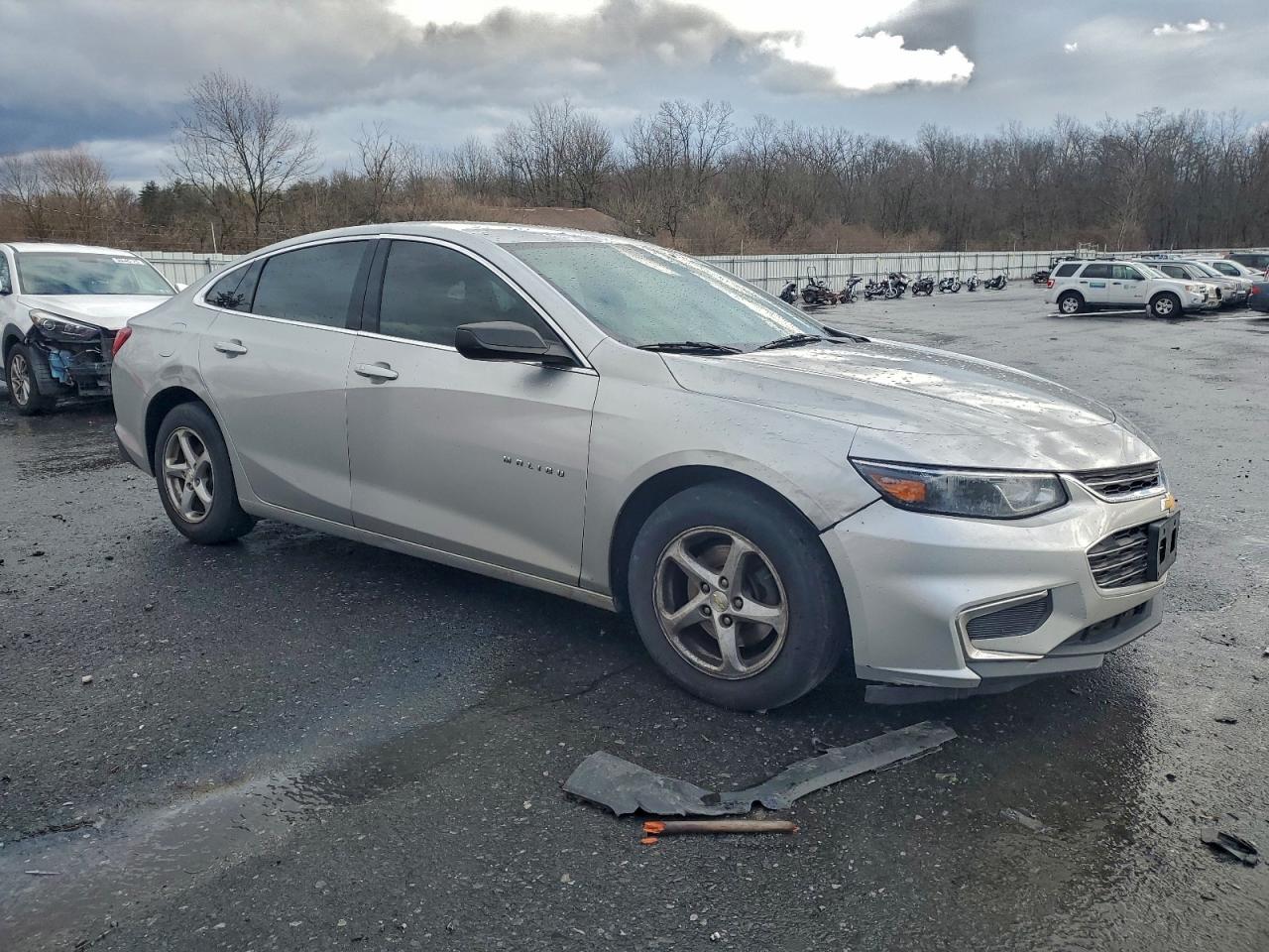 2017 CHEVROLET MALIBU LS photo 4