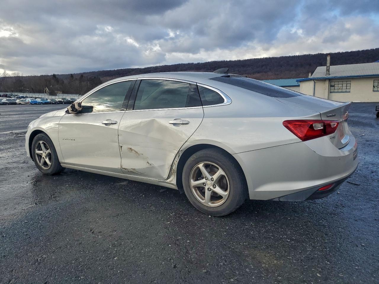 2017 CHEVROLET MALIBU LS photo 2