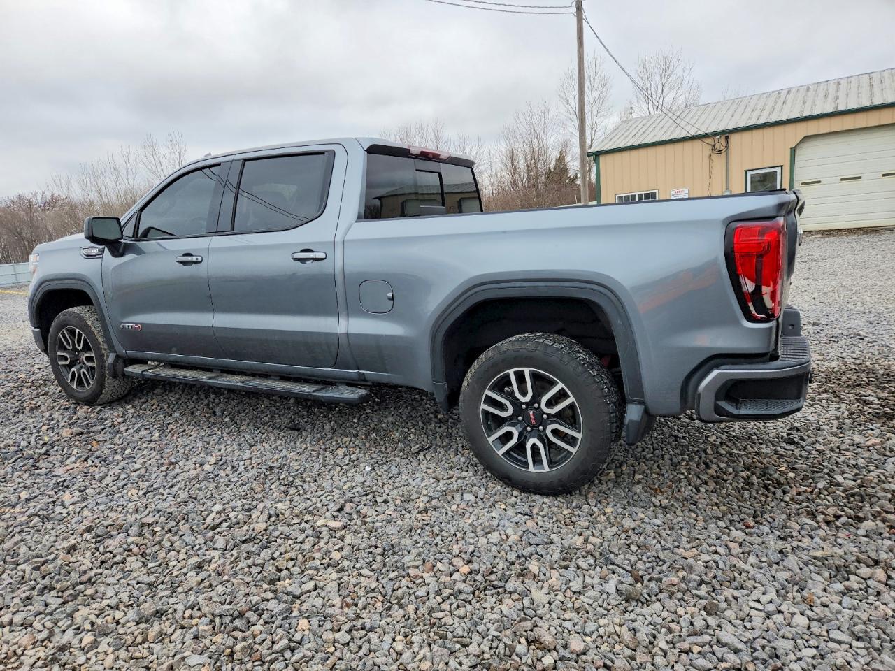 2019 GMC SIERRA K1500 AT4 photo 2