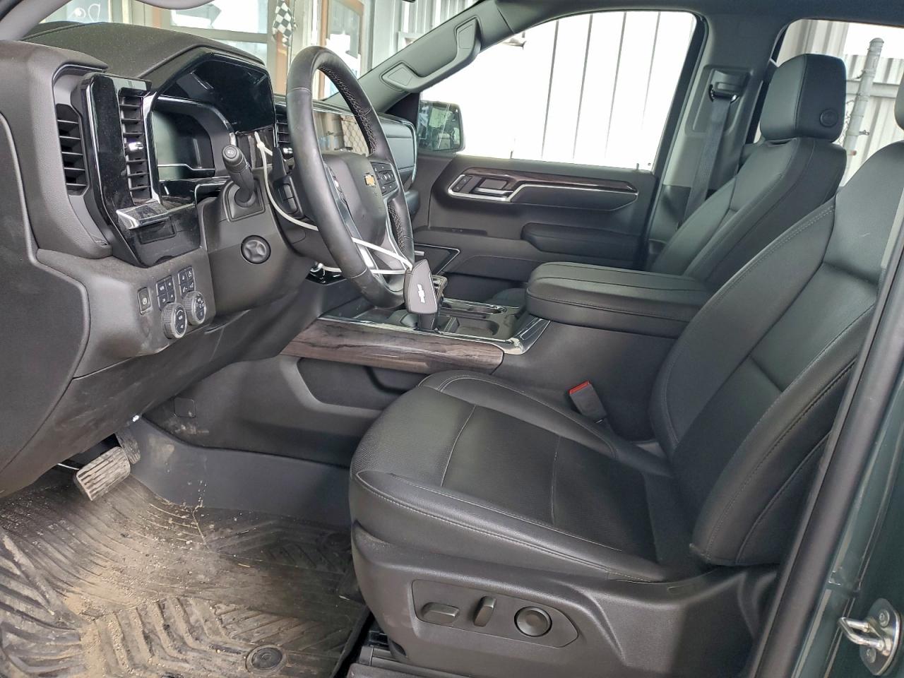 2025 CHEVROLET SILVERADO K1500 LTZ photo 13