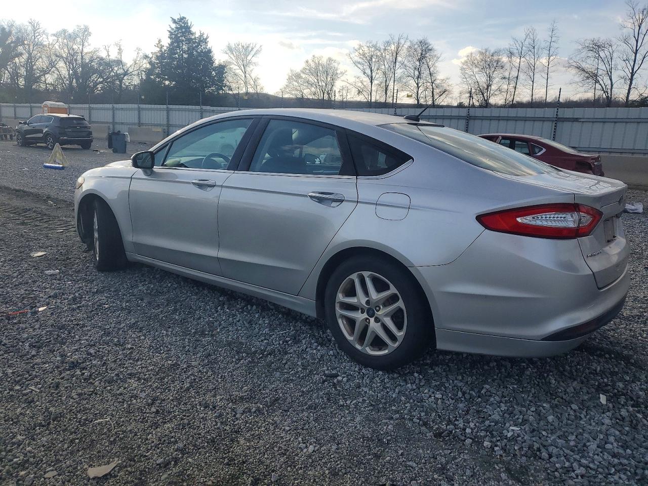 2013 FORD FUSION SE photo 2