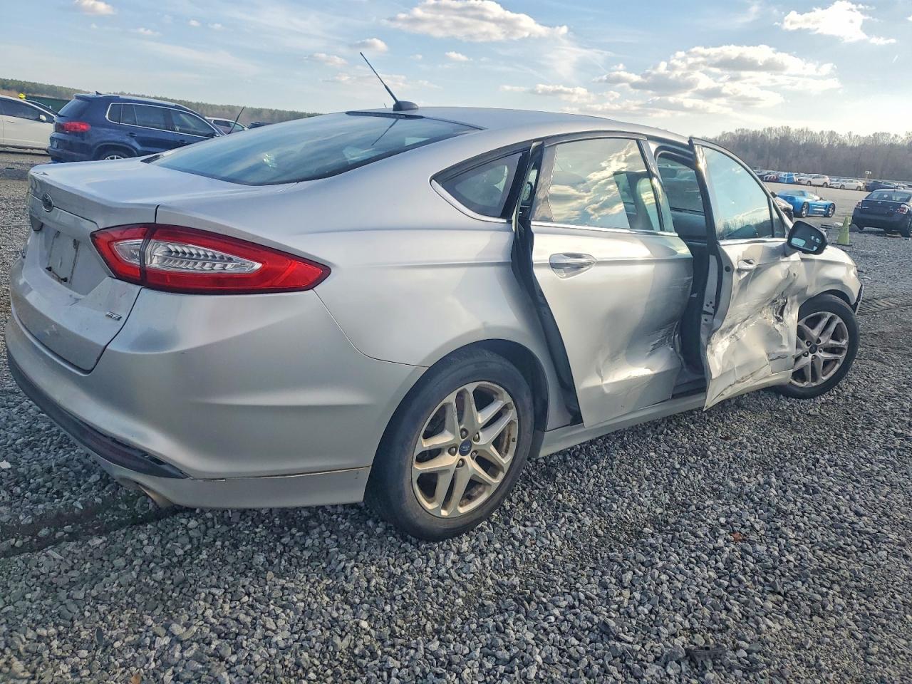 2013 FORD FUSION SE photo 3