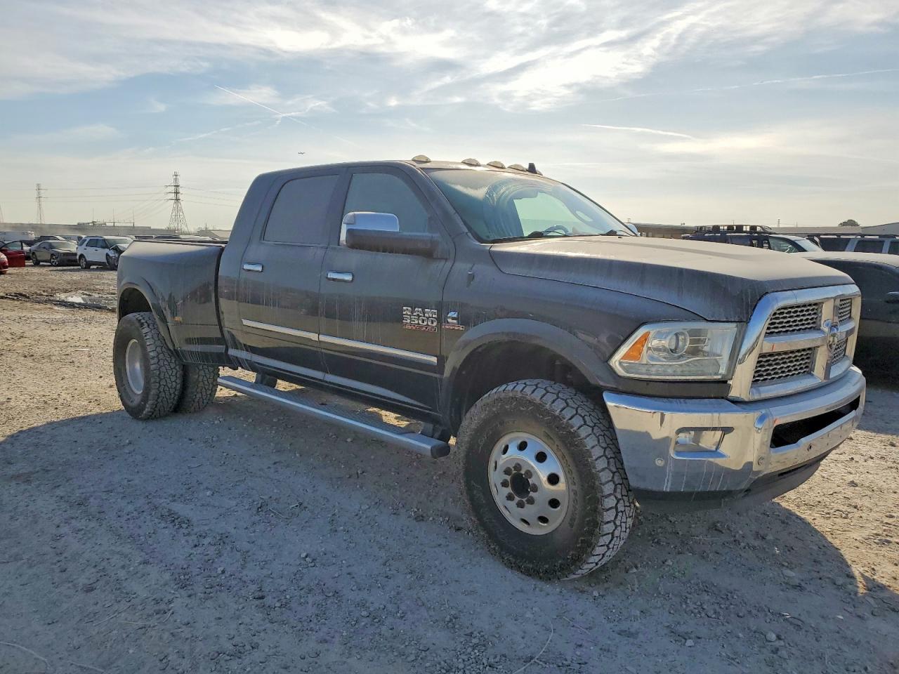 2018 RAM 3500 LARAMIE photo 4