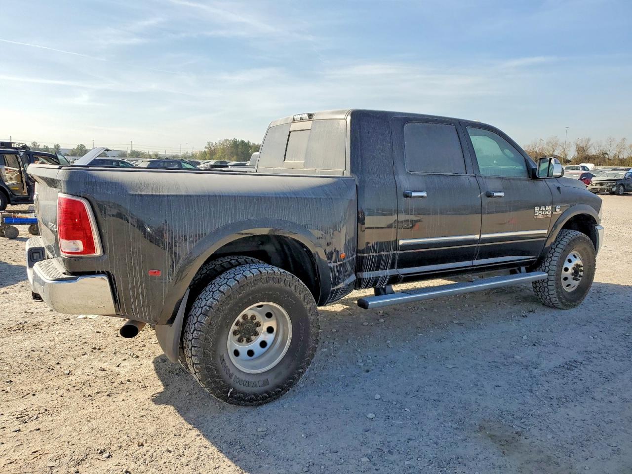 2018 RAM 3500 LARAMIE photo 3