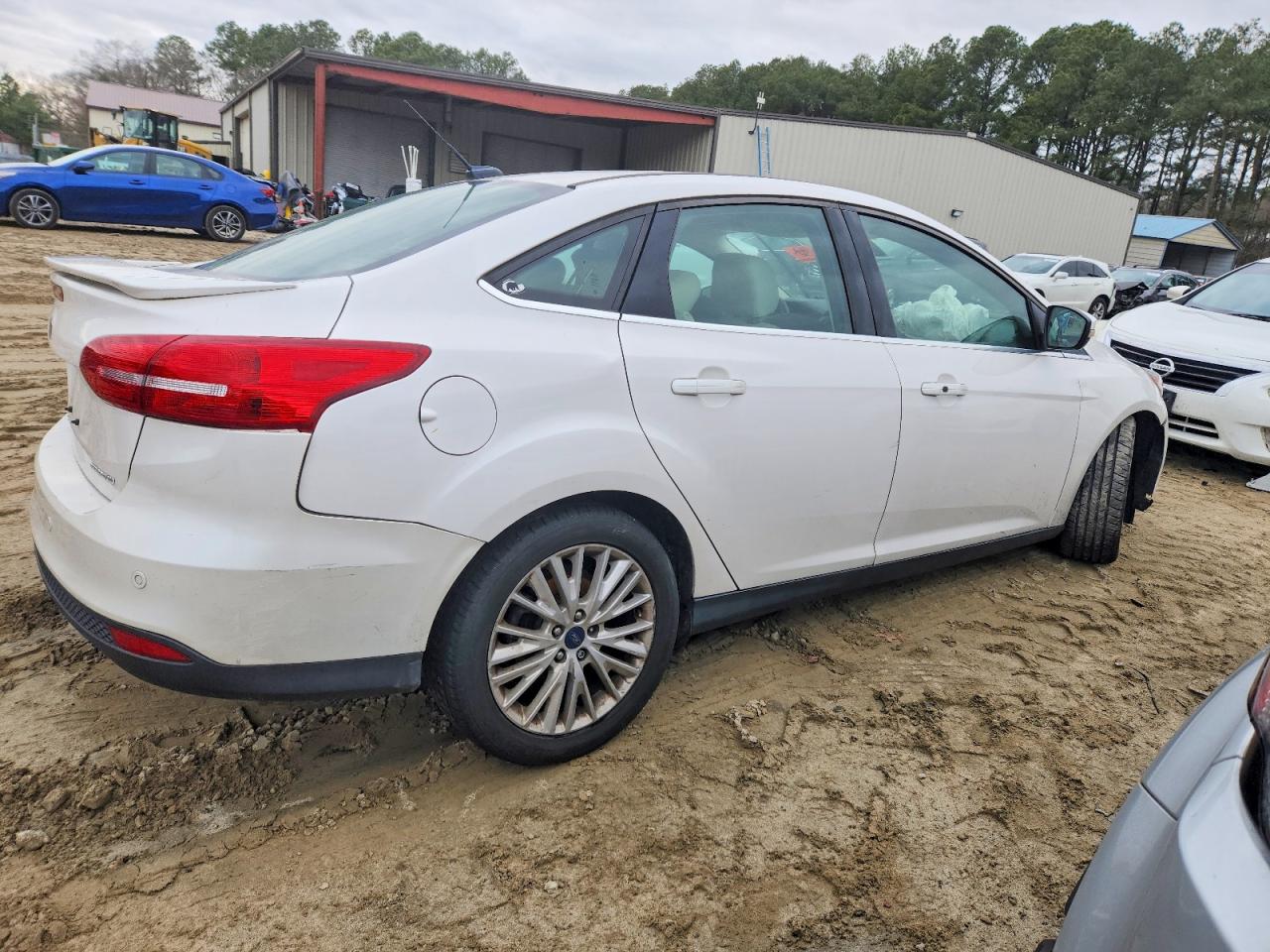 2018 FORD FOCUS TITANIUM photo 3