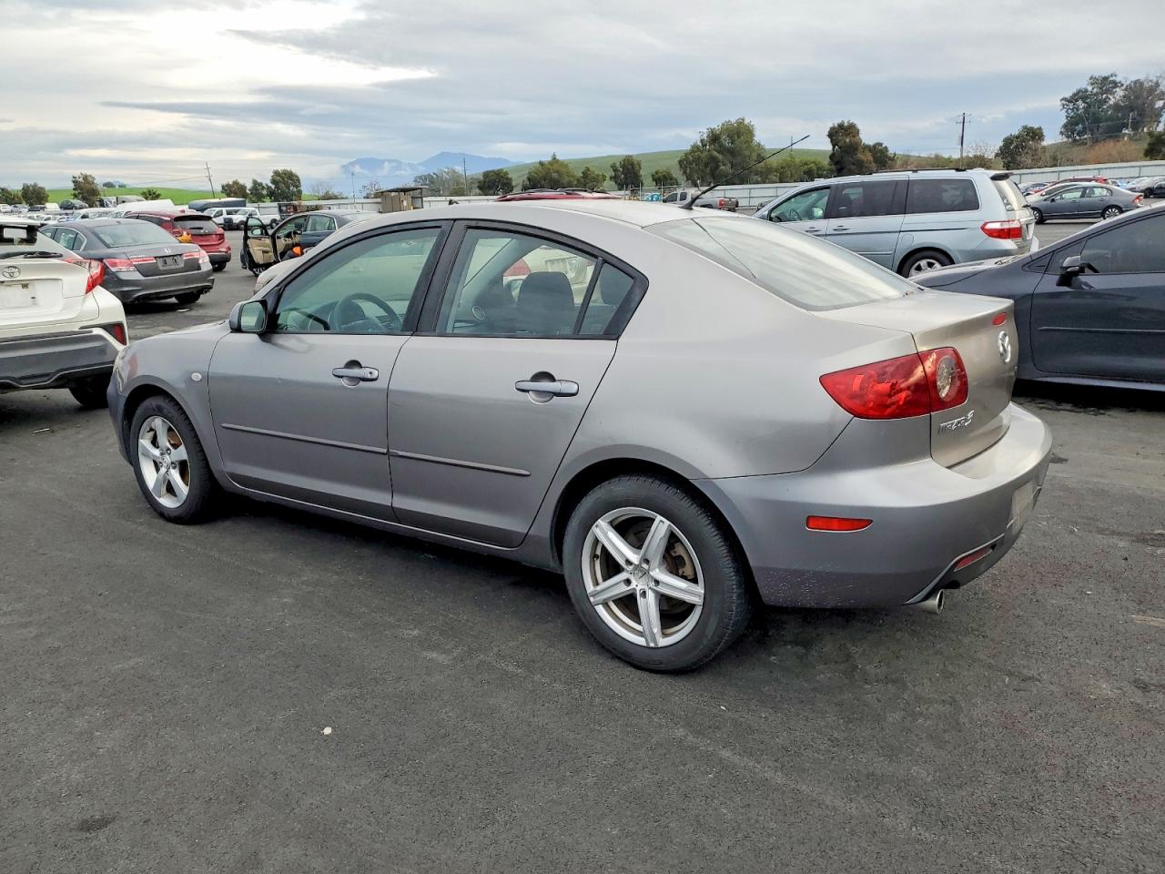 2006 MAZDA 3 I photo 2