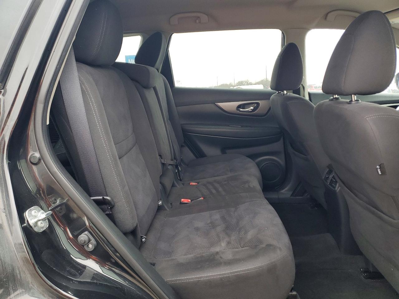 2016 NISSAN ROGUE S photo 11